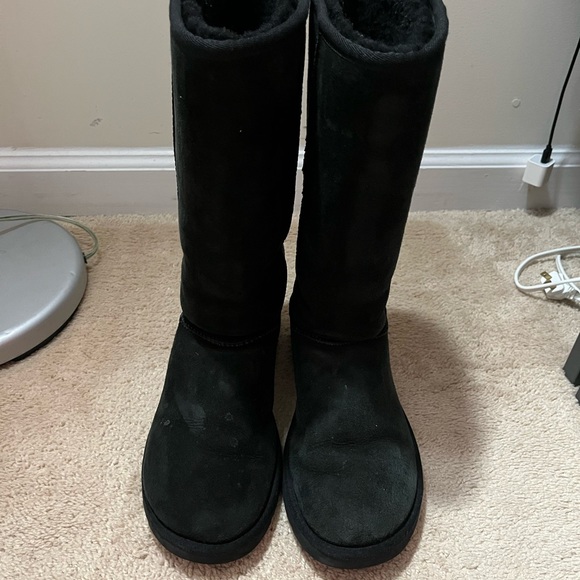 UGG Classic Black Boots - Picture 3 of 4